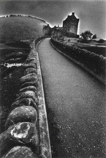 Jeanloup Sieff - A Castle in Scotland, 1972