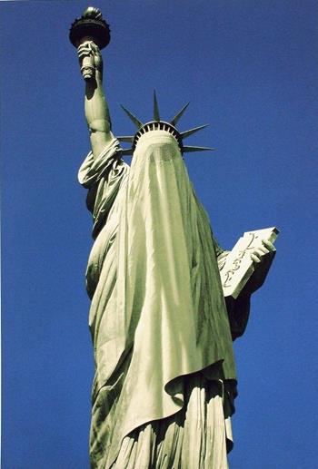 AES plus F - Statue Of Liberty